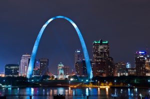 Gateway Arch in St. Louis at night. | St. Louis, MO