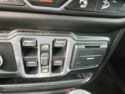2020 Jeep Wrangler Unlimited Sahara Altitude 4x4