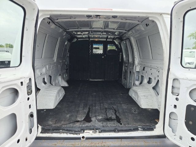 2006 Ford Econoline Cargo Van VAN E-150