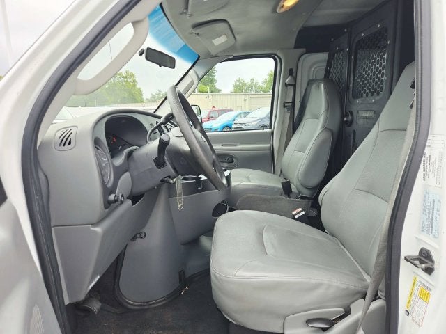 2006 Ford Econoline Cargo Van VAN E-150