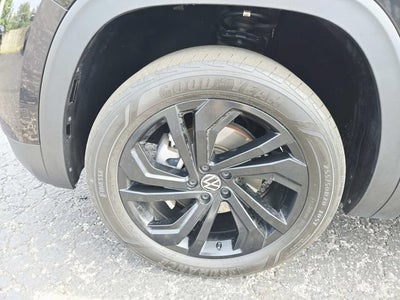 2022 Volkswagen Atlas 3.6L V6 SE w/Technology