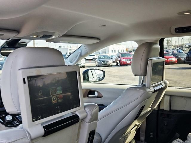 2017 Chrysler Pacifica Touring-L Plus
