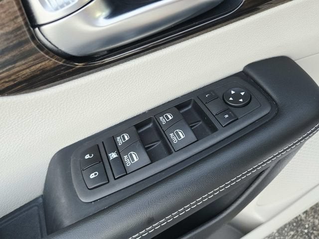 2022 Chrysler Pacifica Limited AWD