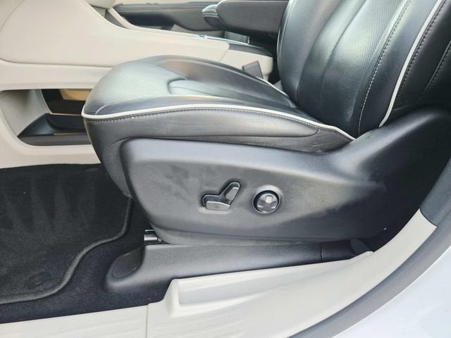 2022 Chrysler Pacifica Limited AWD