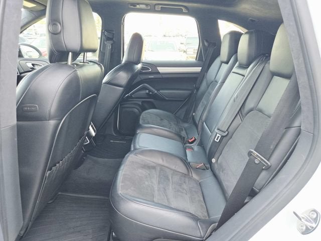 2014 Porsche Cayenne GTS