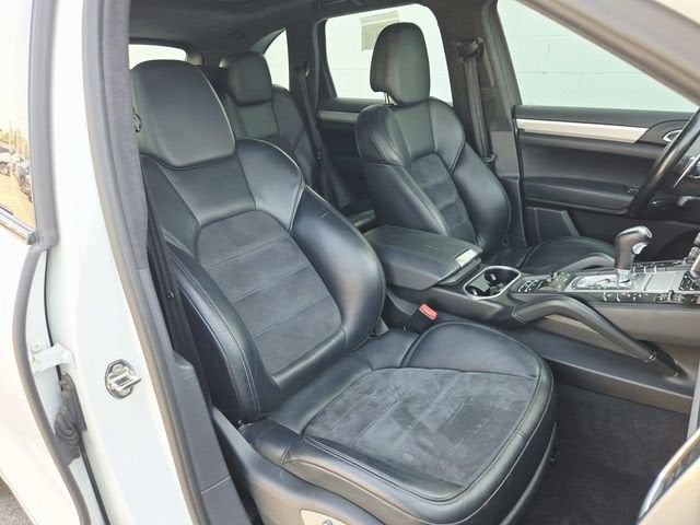 2014 Porsche Cayenne GTS