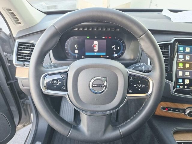 2024 Volvo XC90 Plus Bright Theme