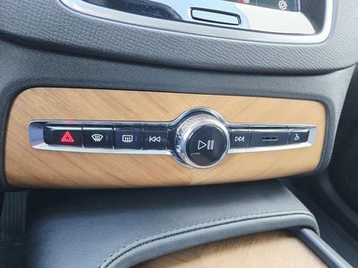 2024 Volvo XC90 Plus Bright Theme