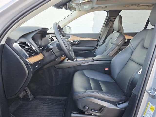 2024 Volvo XC90 Plus Bright Theme